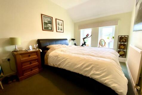 Flat 1 (3).jpeg