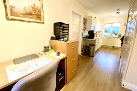 Flat 3 (13).jpeg