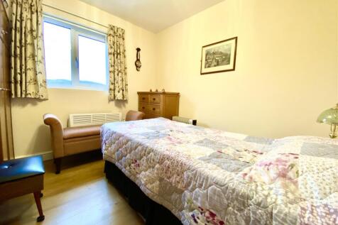 Flat 3 (14).jpeg
