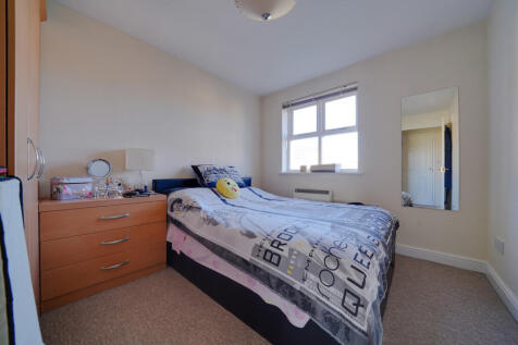 25 Winstanley Cou...