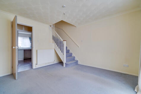 98 Dart Close, St...