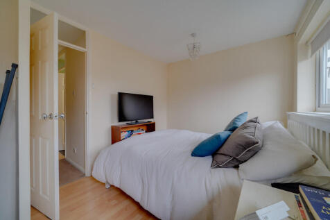 100 Waveney Road,...