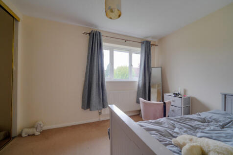 100 Waveney Road,...