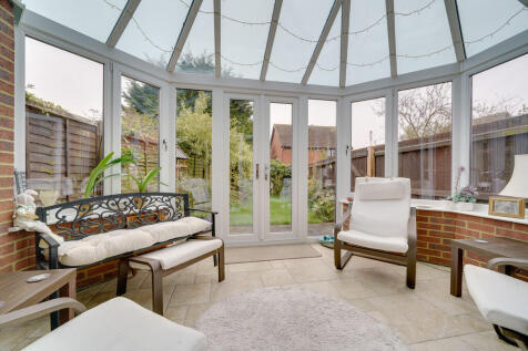 14 Kestrel Close,...