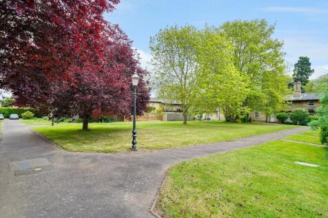 21 Limes Park, St...