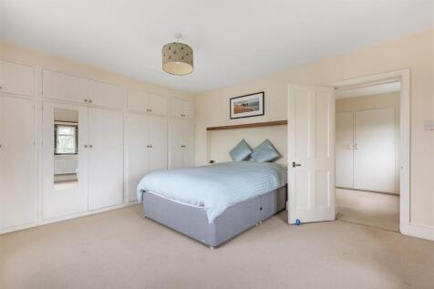 Court Hill House master bedroom.jpg