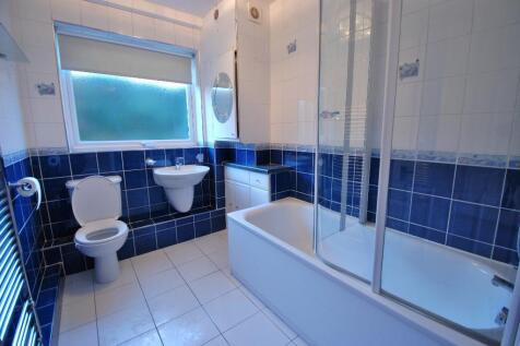 Superb Bath &amp; Shower Room