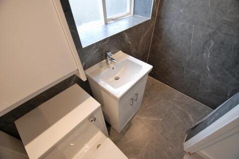 Luxurious Shower Room