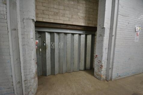 Communal Goods Lift