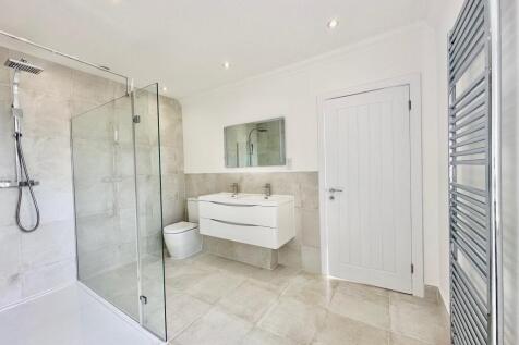 Ensuite shower room