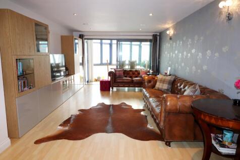 ADDITIONAL PHOTO OF LOUNGE