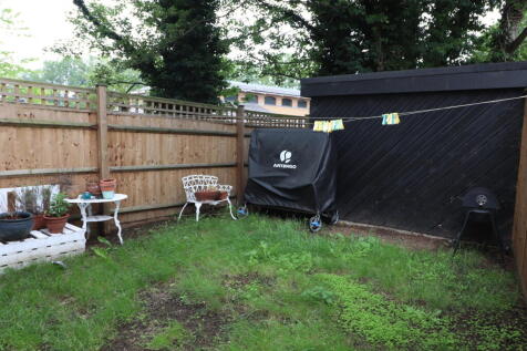 PRIVATE REAR GARDEN