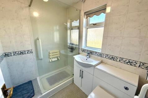 50 the syscmaores shower room