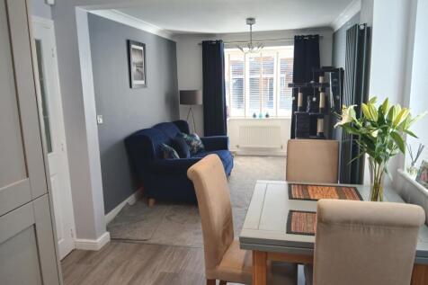 DINING KITCHEN THROUGH TO FAMILY ROOM