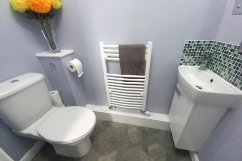 GROUND FLOOR CLOAKROOM
