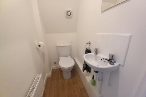 GROUND FLOOR CLOAKROOM