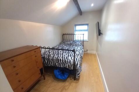 23B BEDROOM
