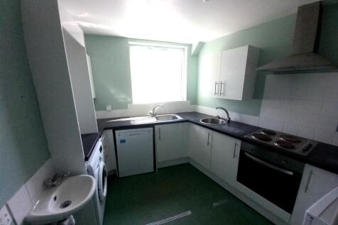 FIRST FLOOR KITCHEN