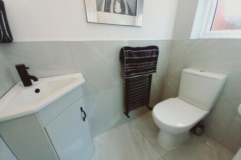 GROUND FLOOR WC