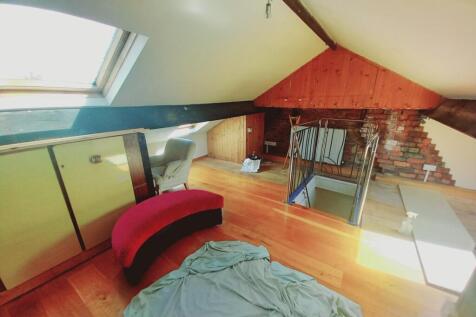 LOFT ROOM
