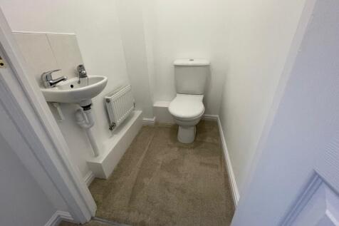 GROUND FLOOR CLOAKROOM