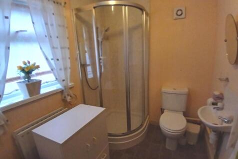 GROUND FLOOR SHOWER ROOM