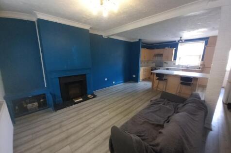 OPEN PLAN LIVING ACCOMMODATION