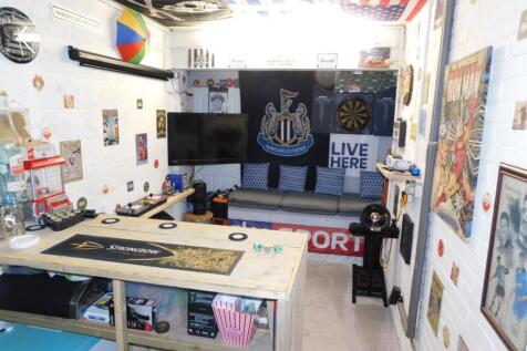 UTILITY ROOM AND BAR