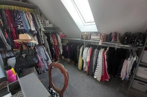 DRESSING ROOM