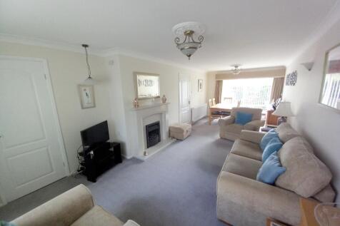 LOUNGE  AND DINING ROOM