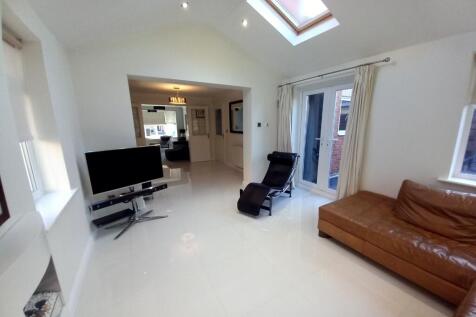 GARDEN ROOM