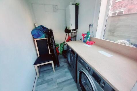 OUTHOUSE &amp; UTILITY