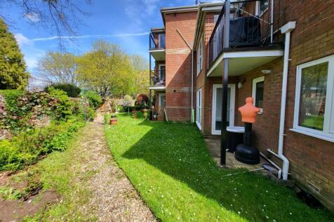 Rear Communal Gardens