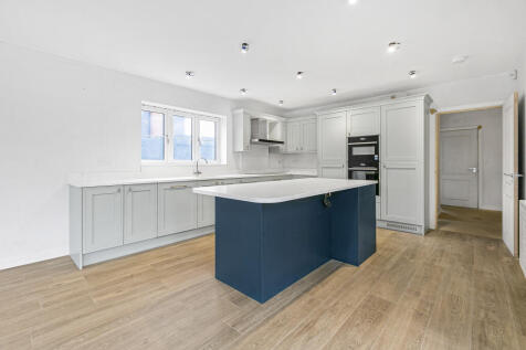 Plot 5 kitchen