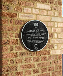 Vickers plaque