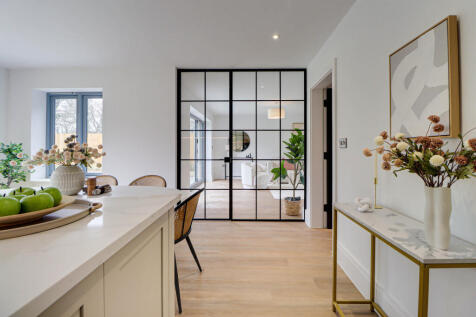 Plot 4 kitchen