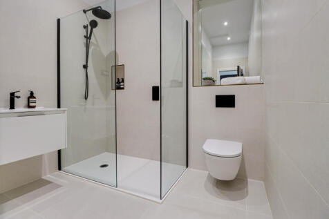 Plot 4 ensuite