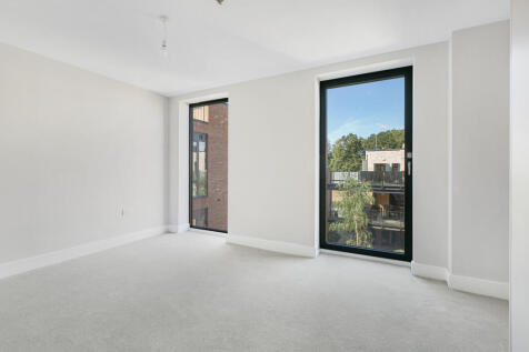 B4 bedroom