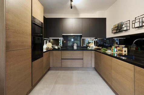 Plot 8 kitchen