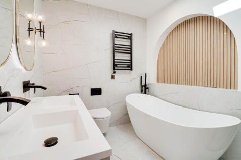 Birch House bathroom