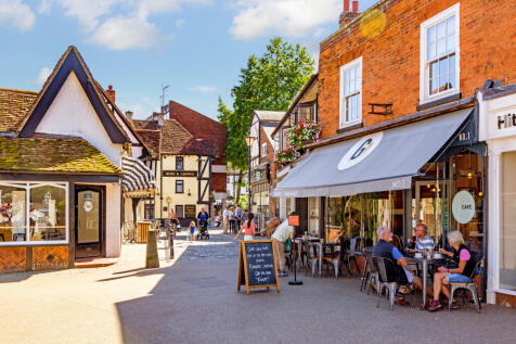 Hitchin street scene