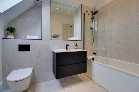 Plot 4 bathroom
