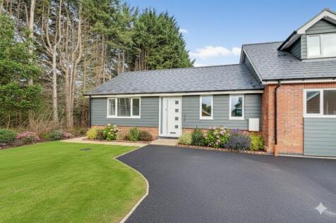 Plot 1 front with CGI landscaping