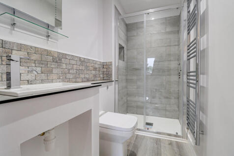 Plot 1 ensuite