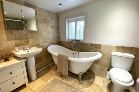 ensuite.JPG
