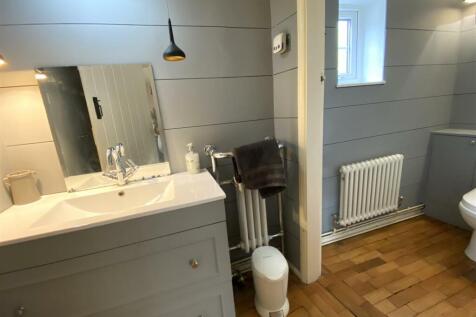 guest wc.JPG