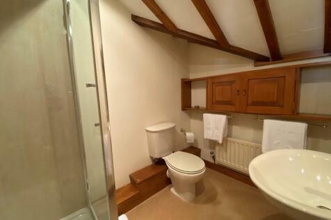 ensuite.JPG