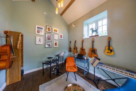 Music Room.JPG
