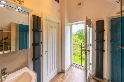 Ensuite (2).JPG