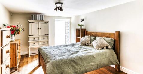 bed 2.jpg